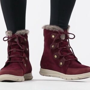 Sorel Joan Explorer boot in maroon